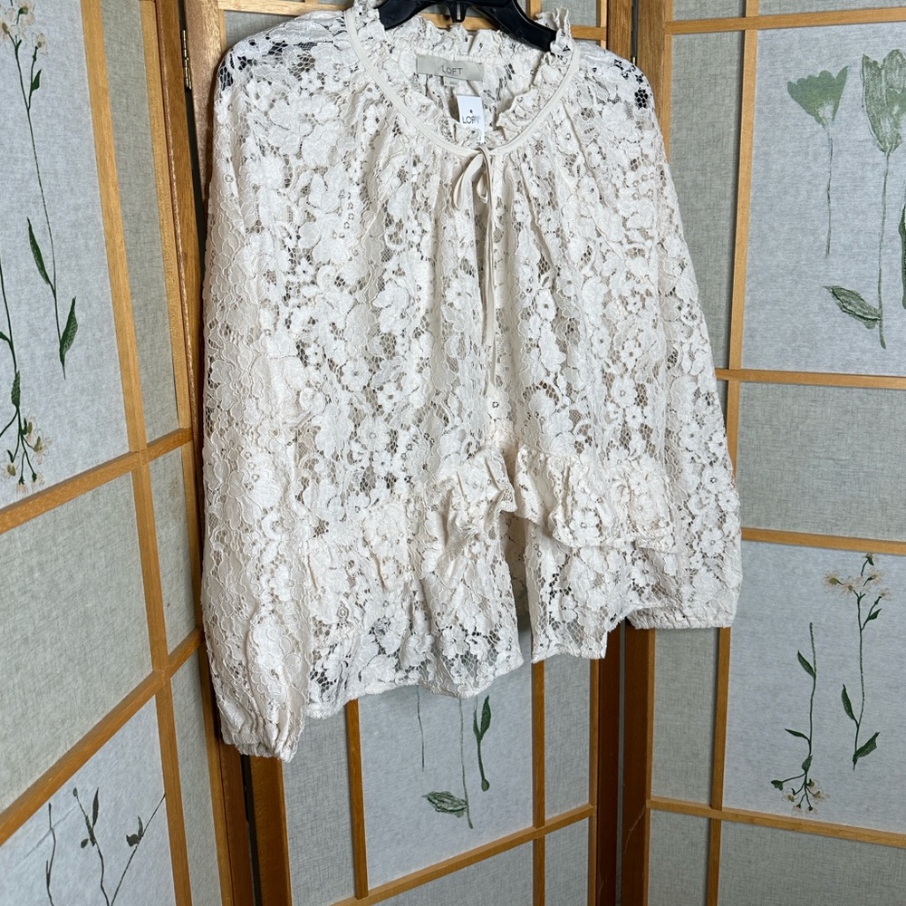 NWT LOFT Women’s Whitecap Cream Floral Lace Ruffle Peplum Blouse Top size L - Picture 8 of 8